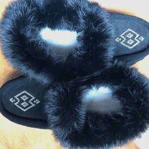 House Moc by Manitobah Mukluks